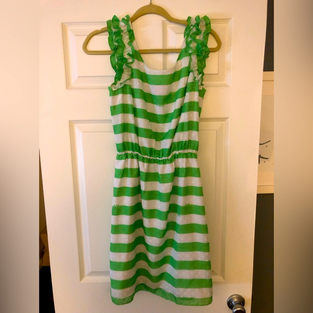 Lilly dress size Small. Lightly worn. Good condition